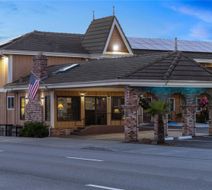 Ramada Bayside Inn & Suites Eureka Exterior