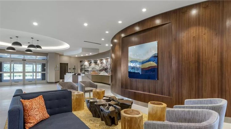 DoubleTree by Hilton Greenville Woodruff Lobby
