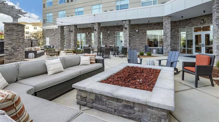 DoubleTree by Hilton Greenville Woodruff Exterior