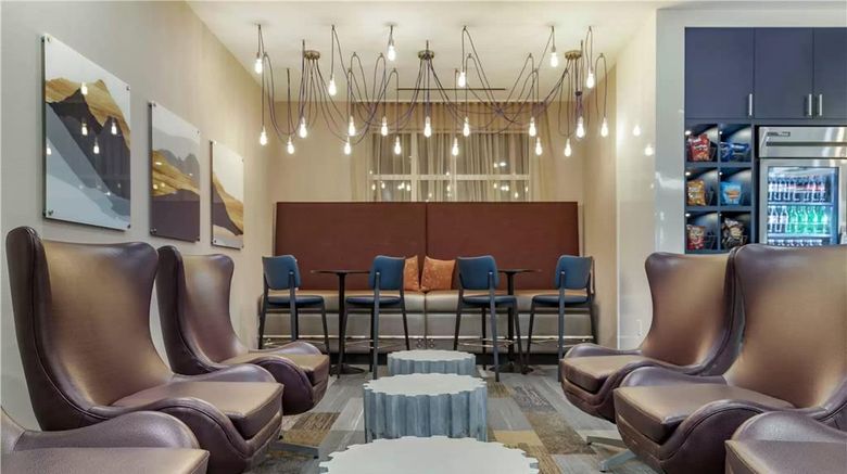 <b>DoubleTree by Hilton Greenville Woodruff Lobby</b>. Images powered by <a href="https://iceportal.shijigroup.com/" title="IcePortal" target="_blank">IcePortal</a>.