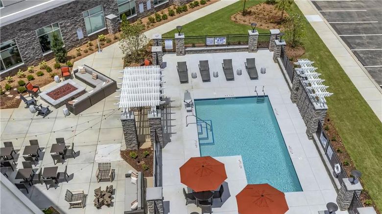 <b>DoubleTree by Hilton Greenville Woodruff Pool</b>. Images powered by <a href="https://iceportal.shijigroup.com/" title="IcePortal" target="_blank">IcePortal</a>.