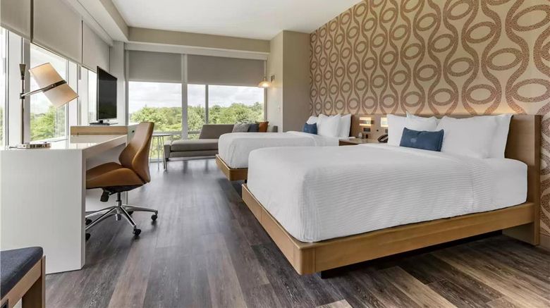 <b>DoubleTree by Hilton Greenville Woodruff Room</b>. Images powered by <a href="https://iceportal.shijigroup.com/" title="IcePortal" target="_blank">IcePortal</a>.