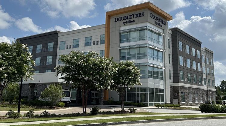 DoubleTree by Hilton Greenville Woodruff Exterior
