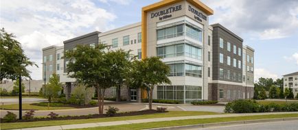 DoubleTree by Hilton Greenville Woodruff Exterior