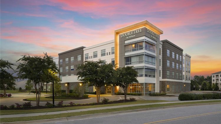 DoubleTree by Hilton Greenville Woodruff Exterior