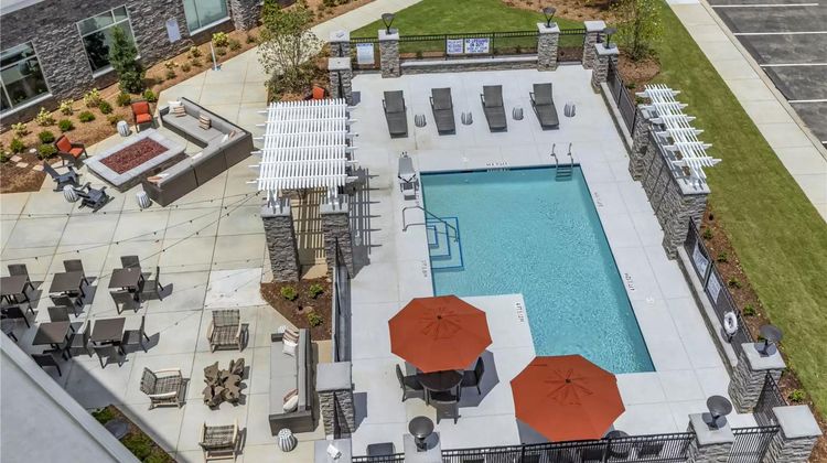 DoubleTree by Hilton Greenville Woodruff Pool