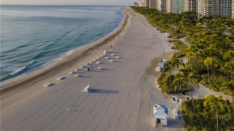 <b>Quarzo Luxury Boutique Hotel Beach</b>. Images powered by <a href="https://iceportal.shijigroup.com/" title="IcePortal" target="_blank">IcePortal</a>.