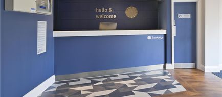 Travelodge Bromsgrove Lobby