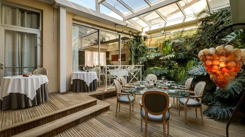 <b>Hostellerie du Mont-Aime Restaurant</b>. Images powered by <a href="https://iceportal.shijigroup.com/" title="IcePortal" target="_blank">IcePortal</a>.
