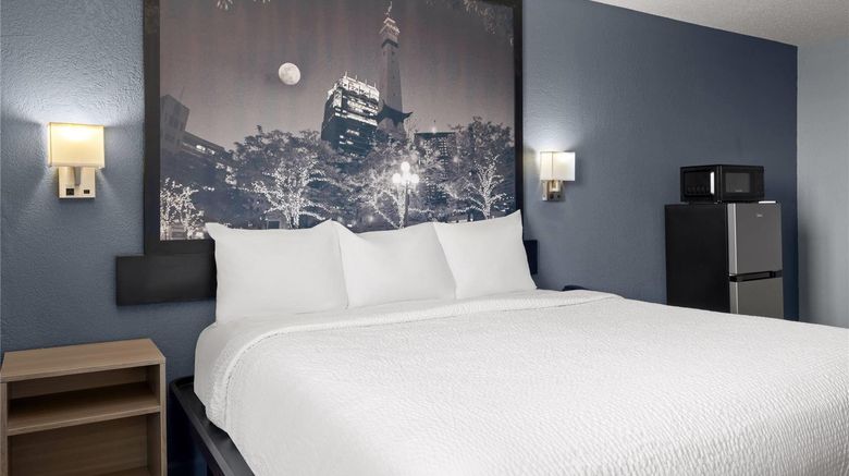 <b>Super 8 by Wyndham Fort Wayne Room</b>. Images powered by <a href="https://iceportal.shijigroup.com/" title="IcePortal" target="_blank">IcePortal</a>.