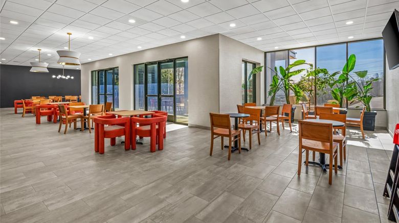 <b>Ramada Statesville Restaurant</b>. Images powered by <a href="https://iceportal.shijigroup.com/" title="IcePortal" target="_blank">IcePortal</a>.