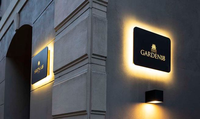 Savona 18 Suites Exterior