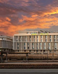 Le Hub Toulon Hotel