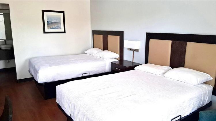 Baymont by Wyndham Metter Room