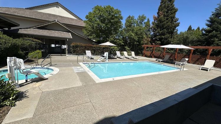 Rocklin Park Hotel Pool