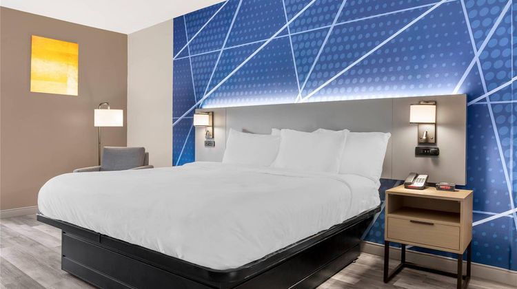 Comfort Inn & Suites Room