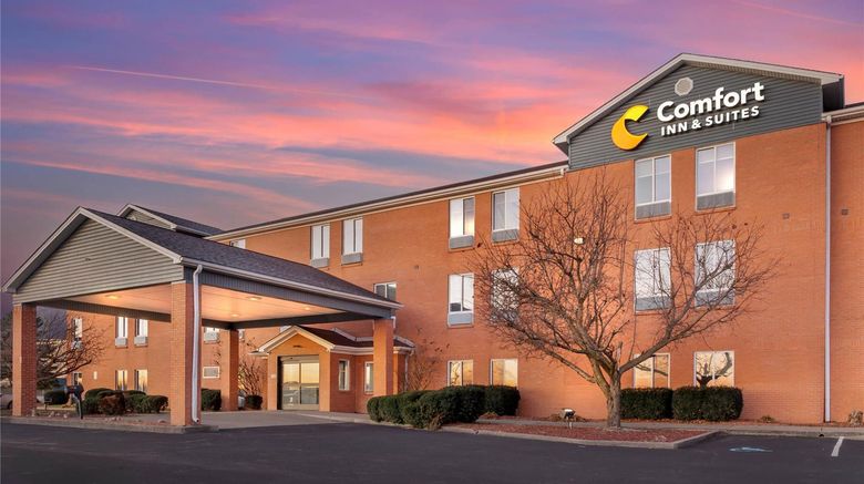 <b>Comfort Inn & Suites Exterior</b>. Images powered by <a href="https://iceportal.shijigroup.com/" title="IcePortal" target="_blank">IcePortal</a>.