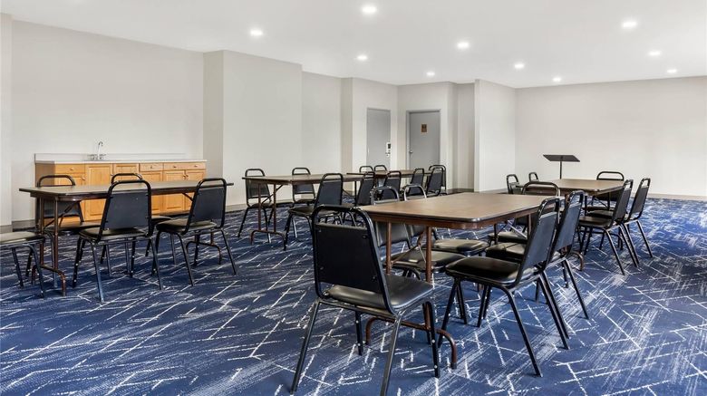 <b>Comfort Inn And Suites Springfield Meeting</b>. Images powered by <a href="https://iceportal.shijigroup.com/" title="IcePortal" target="_blank">IcePortal</a>.