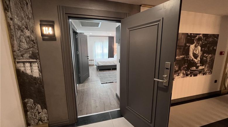 <b>Best Western Plus Trabzon Room</b>. Images powered by <a href="https://iceportal.shijigroup.com/" title="IcePortal" target="_blank">IcePortal</a>.
