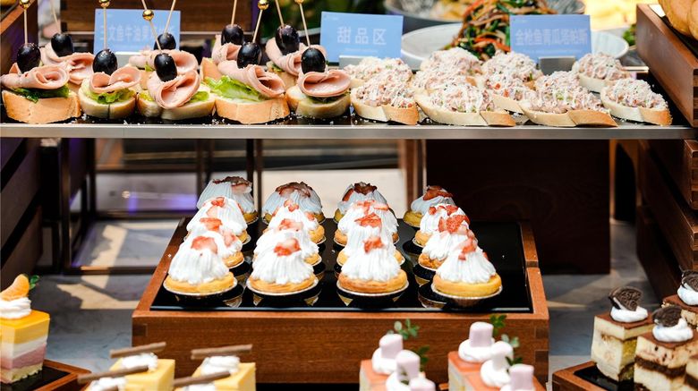 <b>Hilton Garden Inn Xining Chengdong Restaurant</b>. Images powered by <a href="https://iceportal.shijigroup.com/" title="IcePortal" target="_blank">IcePortal</a>.