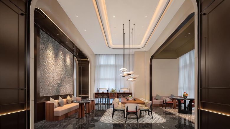 <b>Hilton Garden Inn Xining Chengdong Lobby</b>. Images powered by <a href="https://iceportal.shijigroup.com/" title="IcePortal" target="_blank">IcePortal</a>.