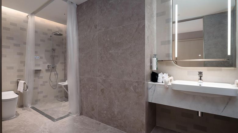<b>Hilton Garden Inn Xining Chengdong Room</b>. Images powered by <a href="https://iceportal.shijigroup.com/" title="IcePortal" target="_blank">IcePortal</a>.
