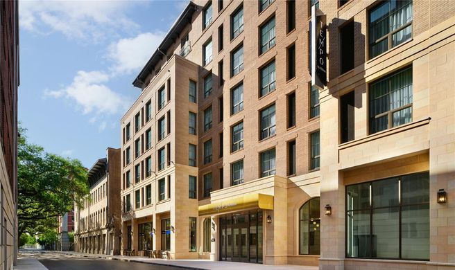 Tempo by Hilton Savannah Exterior