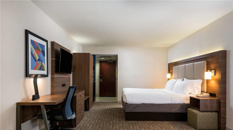 <b>Country Inn & Suites by Radisson Room</b>. Images powered by <a href="https://iceportal.shijigroup.com/" title="IcePortal" target="_blank">IcePortal</a>.