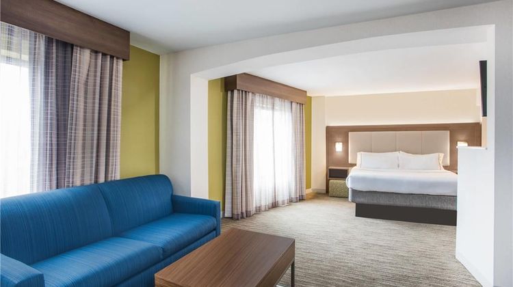 Country Inn & Suites by Radisson Suite
