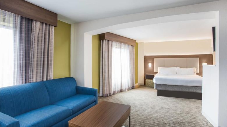 <b>Country Inn & Suites by Radisson Suite</b>. Images powered by <a href="https://iceportal.shijigroup.com/" title="IcePortal" target="_blank">IcePortal</a>.