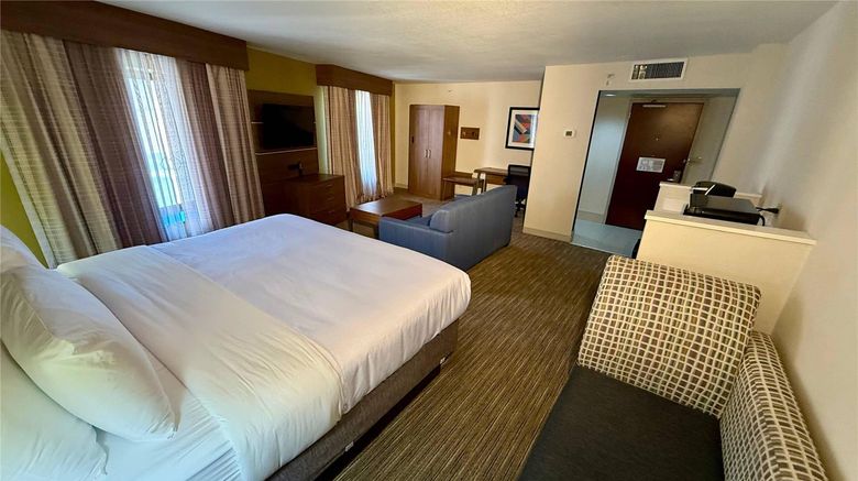 <b>Country Inn & Suites by Radisson Suite</b>. Images powered by <a href="https://iceportal.shijigroup.com/" title="IcePortal" target="_blank">IcePortal</a>.