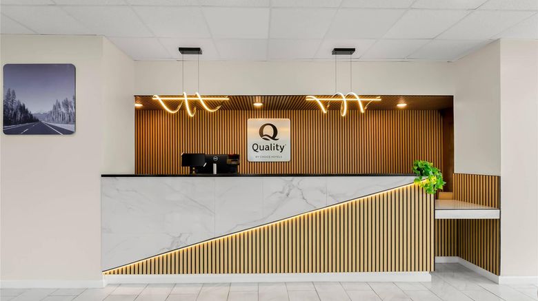 <b>Quality Inn Wytheville Lobby</b>. Images powered by <a href="https://iceportal.shijigroup.com/" title="IcePortal" target="_blank">IcePortal</a>.