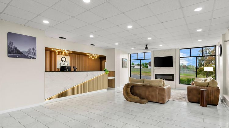 Quality Inn Wytheville Lobby