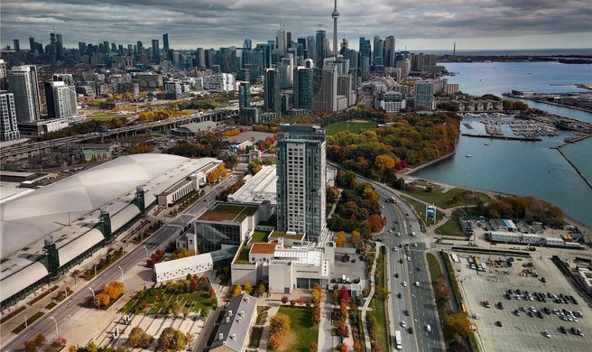 Hotel X Toronto Exterior