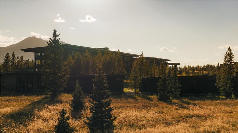 <b>One&Only Moonlight Basin Exterior</b>. Images powered by <a href="https://iceportal.shijigroup.com/" title="IcePortal" target="_blank">IcePortal</a>.