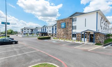 Clarion Pointe Shreveport Airport