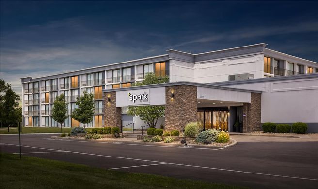 Spark by Hilton Akron Fairlawn Exterior