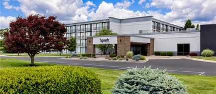 Spark by Hilton Akron Fairlawn Exterior