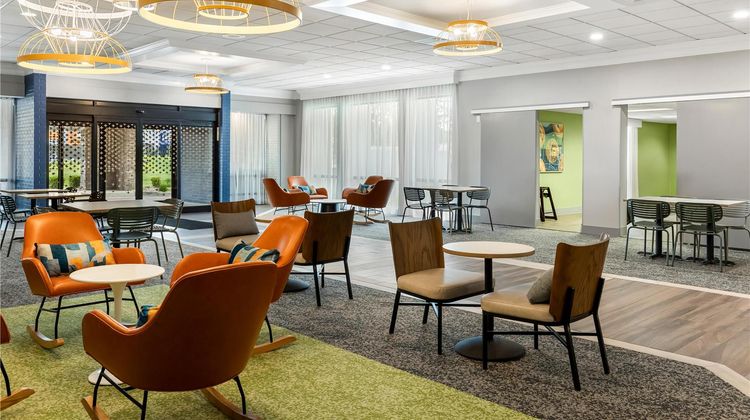 Spark by Hilton Akron Fairlawn Lobby