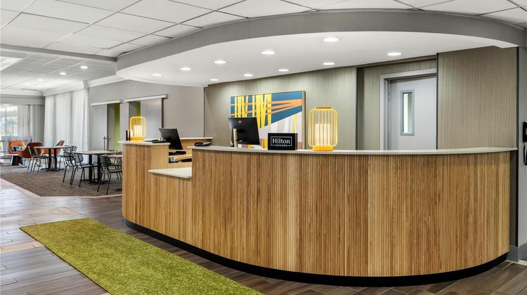 Spark by Hilton Akron Fairlawn Lobby