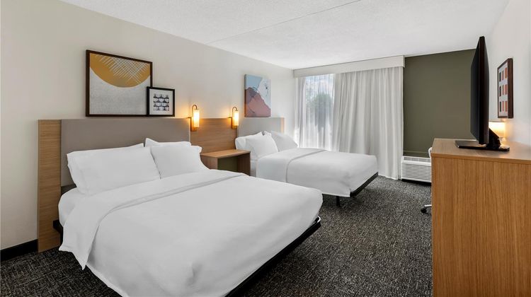 Spark by Hilton Akron Fairlawn Room