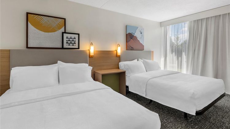 Spark by Hilton Akron Fairlawn Room