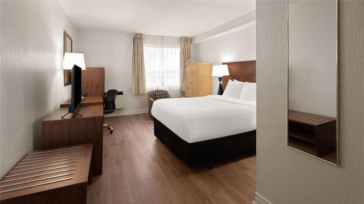Ramada by Wyndham Arnprior Room