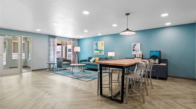WoodSpring Suites Rogers Bentonville Lobby