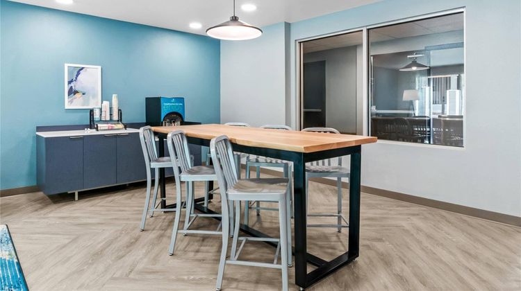WoodSpring Suites Rogers Bentonville Lobby