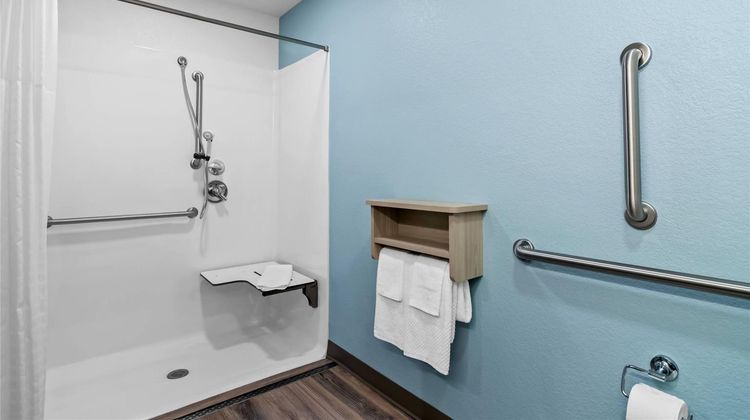 WoodSpring Suites Rogers Bentonville Room