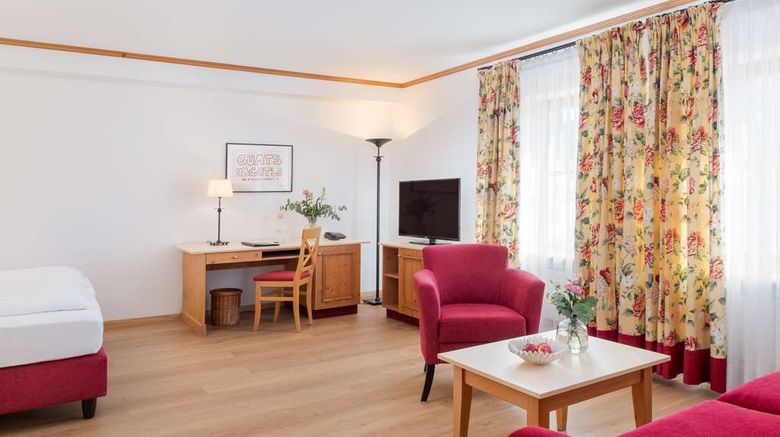<b>Obermaier Hotel Room</b>. Images powered by <a href="https://iceportal.shijigroup.com/" title="IcePortal" target="_blank">IcePortal</a>.