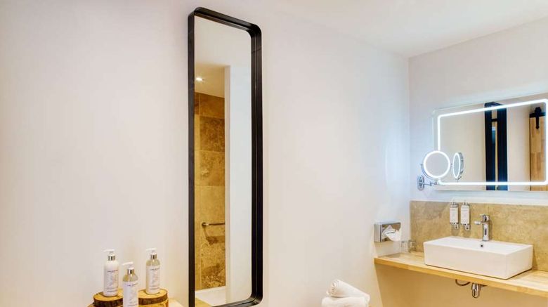 <b>Le Domaine de Beaulieu Room</b>. Images powered by <a href="https://iceportal.shijigroup.com/" title="IcePortal" target="_blank">IcePortal</a>.
