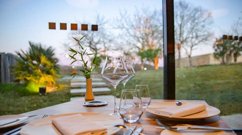 <b>Le Domaine de Beaulieu Restaurant</b>. Images powered by <a href="https://iceportal.shijigroup.com/" title="IcePortal" target="_blank">IcePortal</a>.