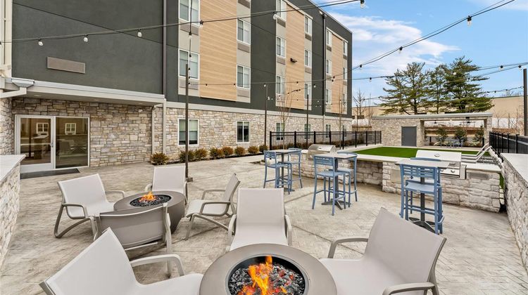 Everhome Suites Somerset Sout Pool